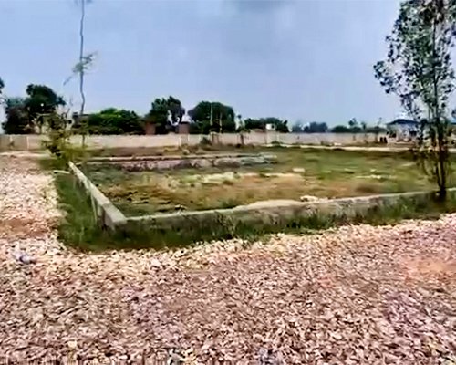 Plot with Road and Boundary